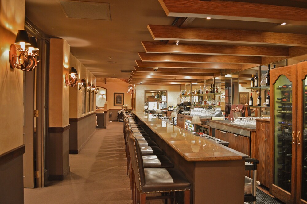 Hotel Bar