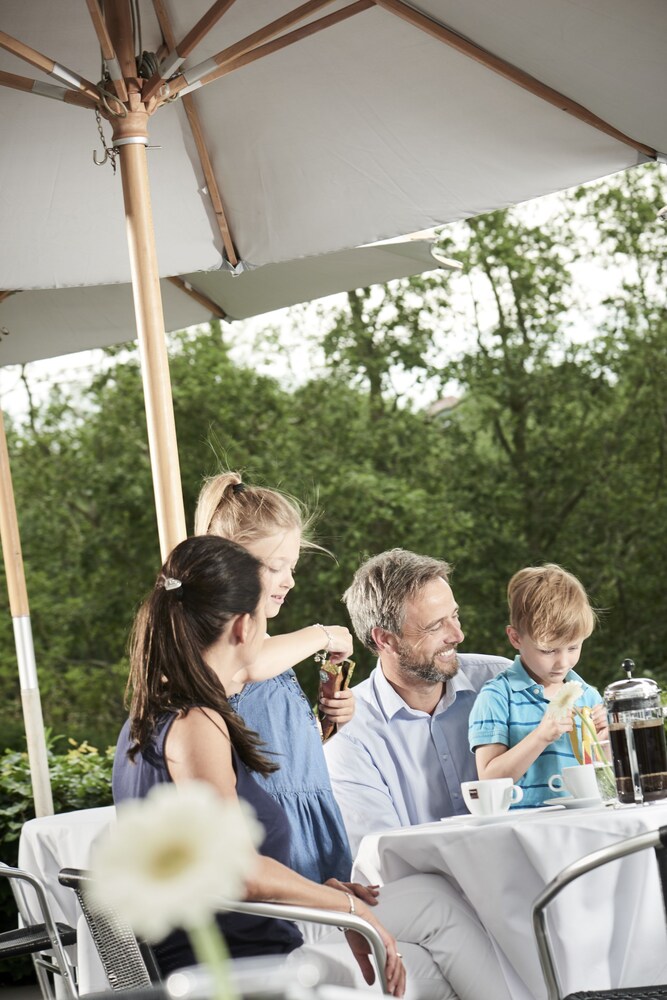 Family Dining