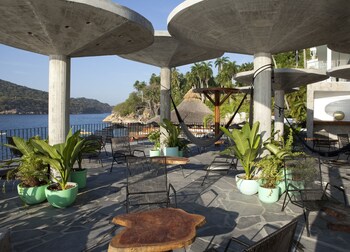 Hotel Lounge
