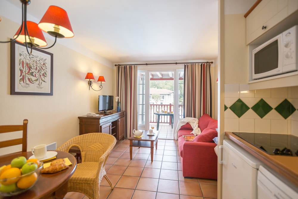 Standard 2 rooms, for 4 people - Living Area