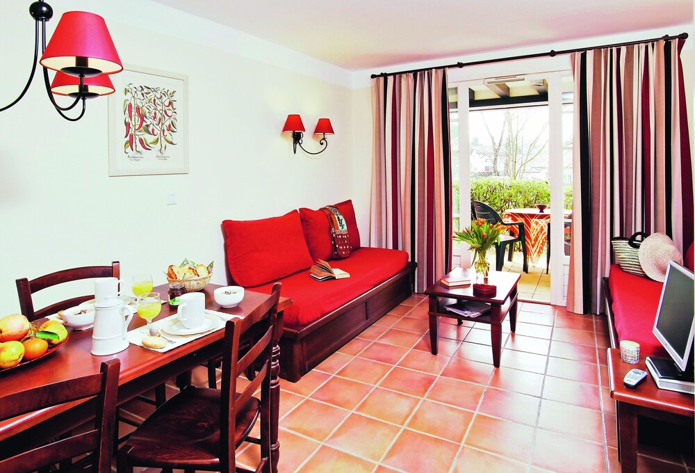 Standard 2 rooms, for 4/5 people - Living Area