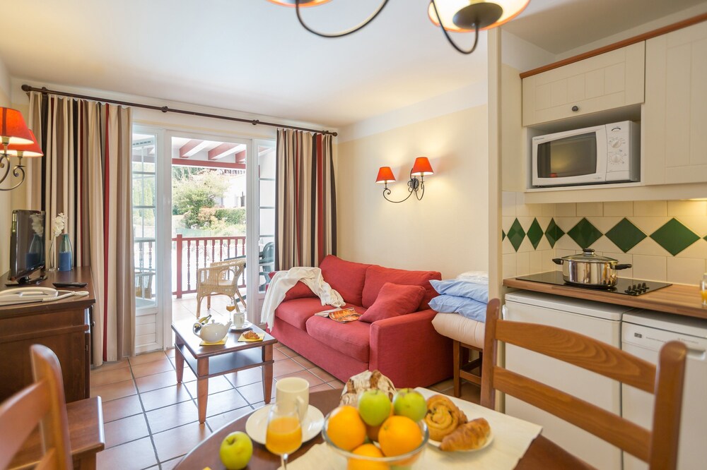 Standard 2 rooms, for 4 people - Living Area