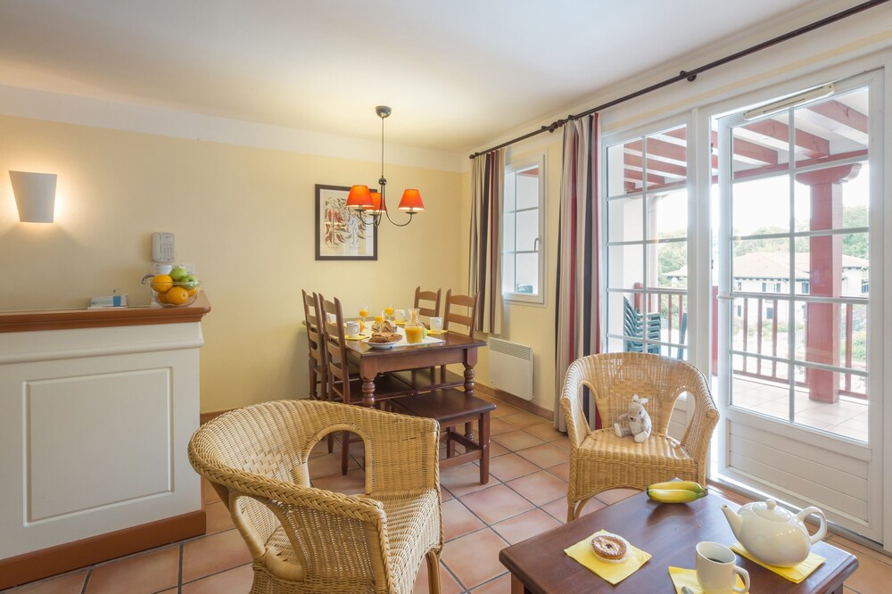 Standard 2/3 rooms for 5/6 people - Living Area