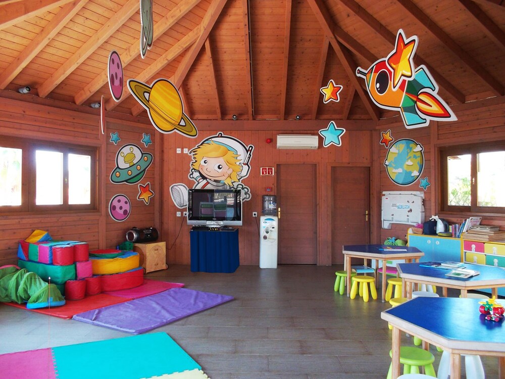 Childrens Play Area - Indoor