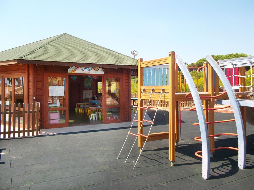 Childrens Play Area - Outdoor