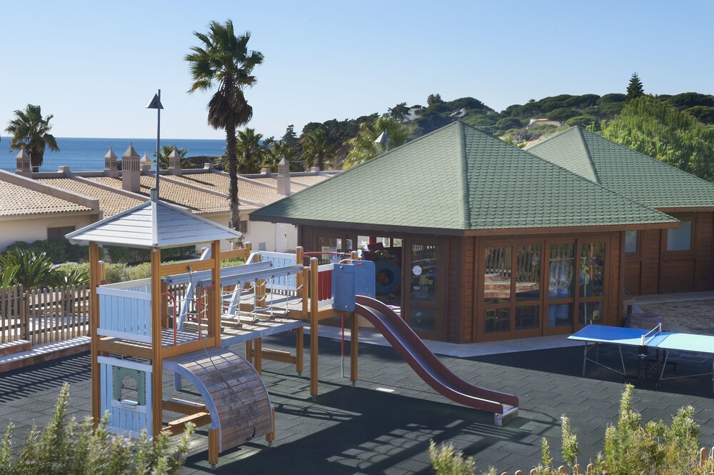 Childrens Play Area - Outdoor