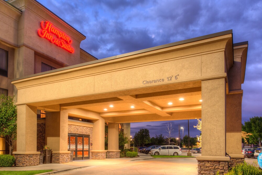 Hotel Front - Evening/Night