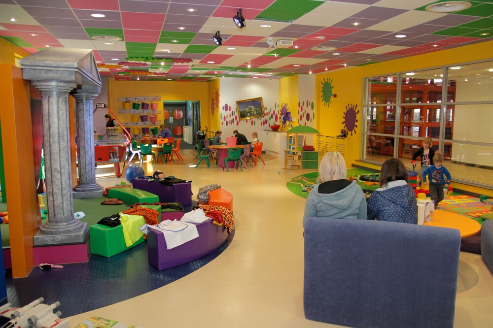 Childrens Play Area - Indoor