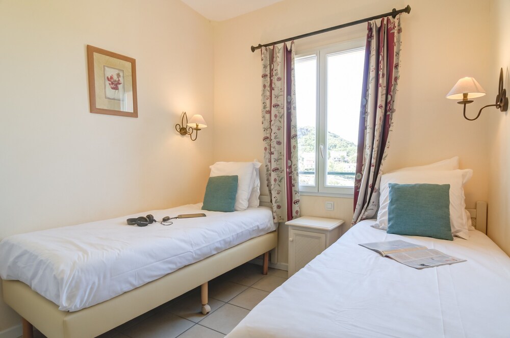 Standard 1 Bedroom Apartment for 4 people - Guestroom