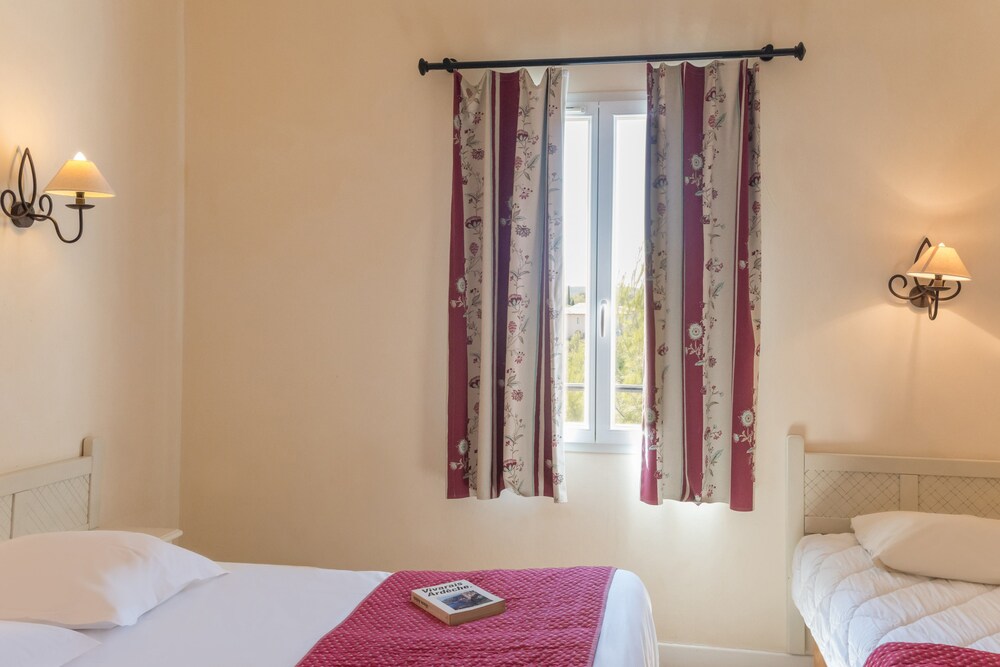 Standard 1 Bedroom House for 5 people - Guestroom