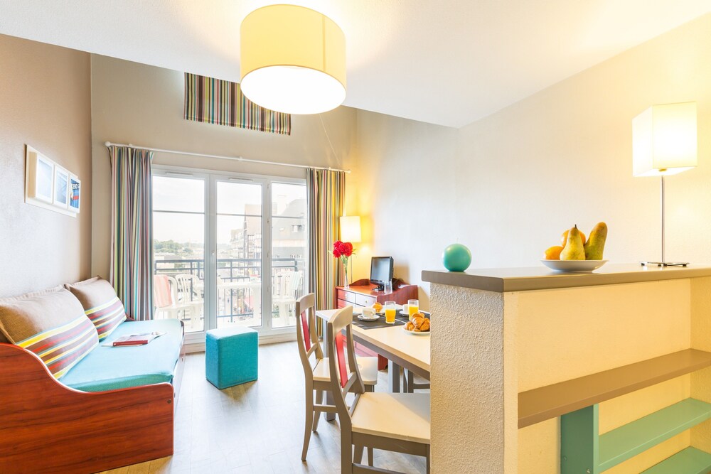 Standard Room, 1 Bedroom (for 4) - Living Room