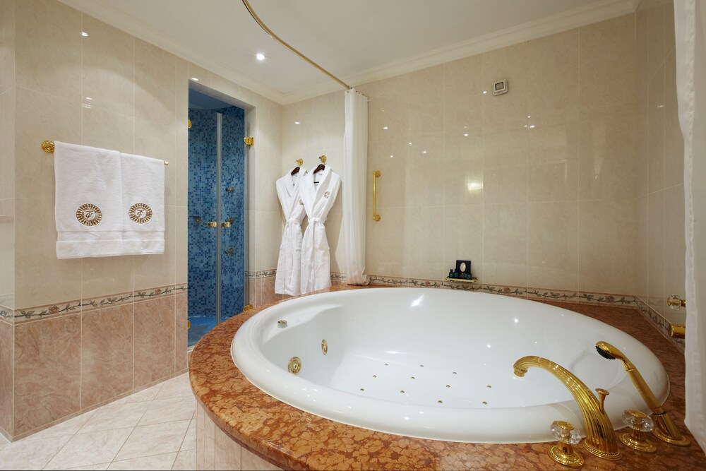 Jetted Tub