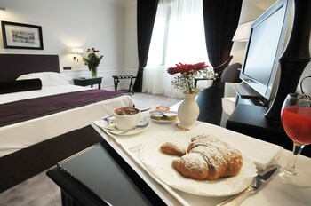 Room Service - Dining