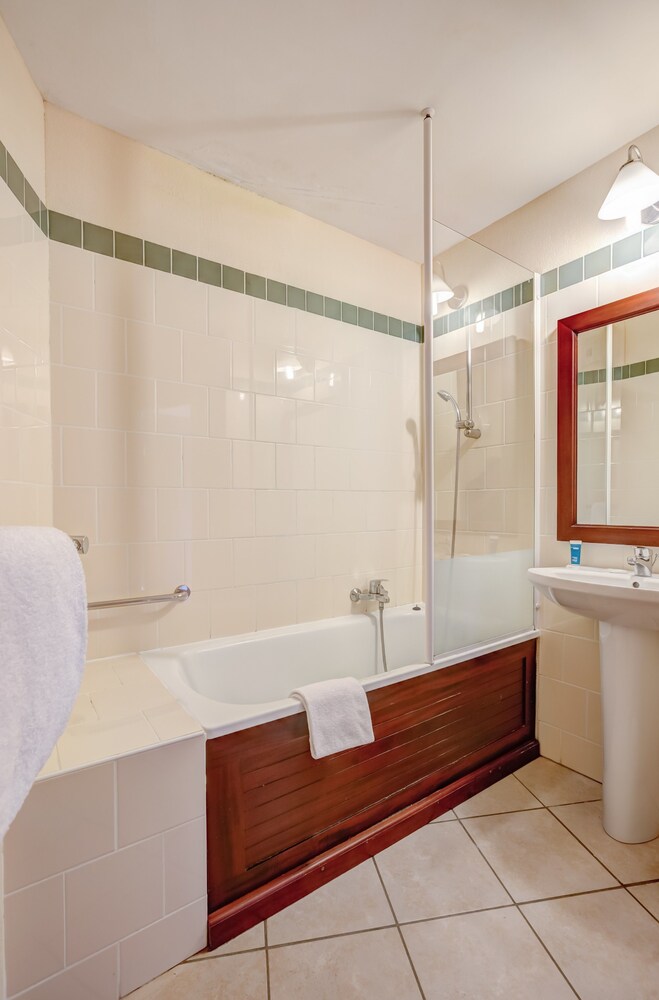 Salle de bain (2 pièces 4/5 pers. Standard)
