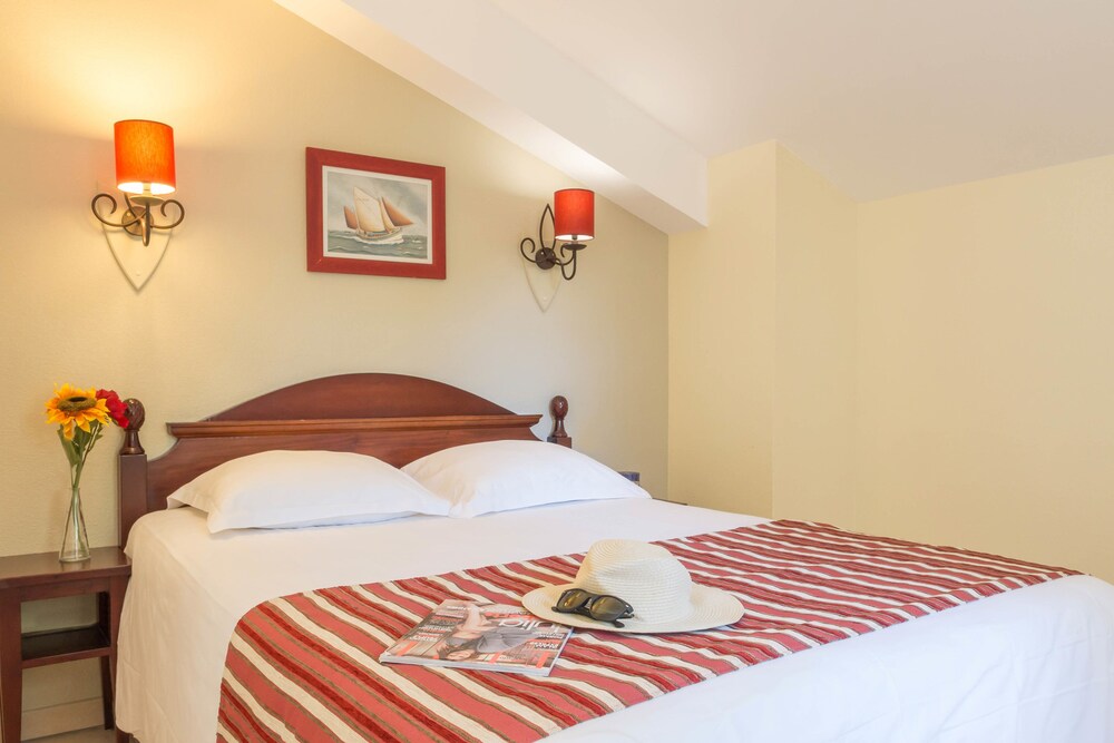 Chambre (Appartement Standard (5-6))