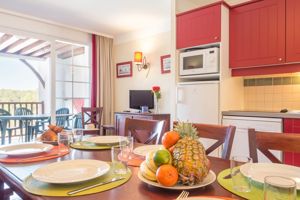 Restauration dans la chambre (Appartement Standard (5-6))