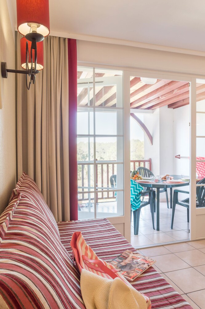 Salle de séjour (Appartement Standard (5-6))