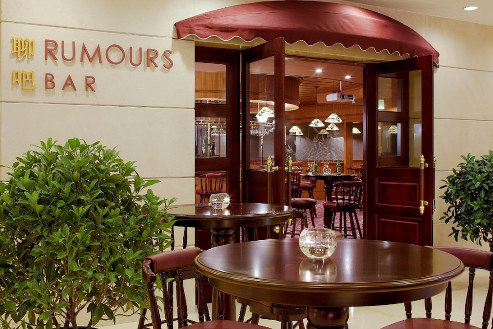 Hotel Bar