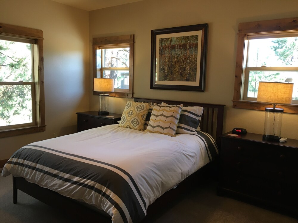 House, 3 Bedrooms, Fireplace (Mount Bachelor Village Resort-Forest ) - Guestroom