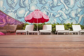 Sundeck
