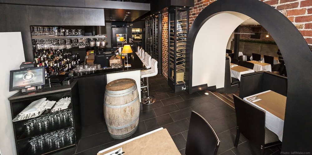 Hotel Bar