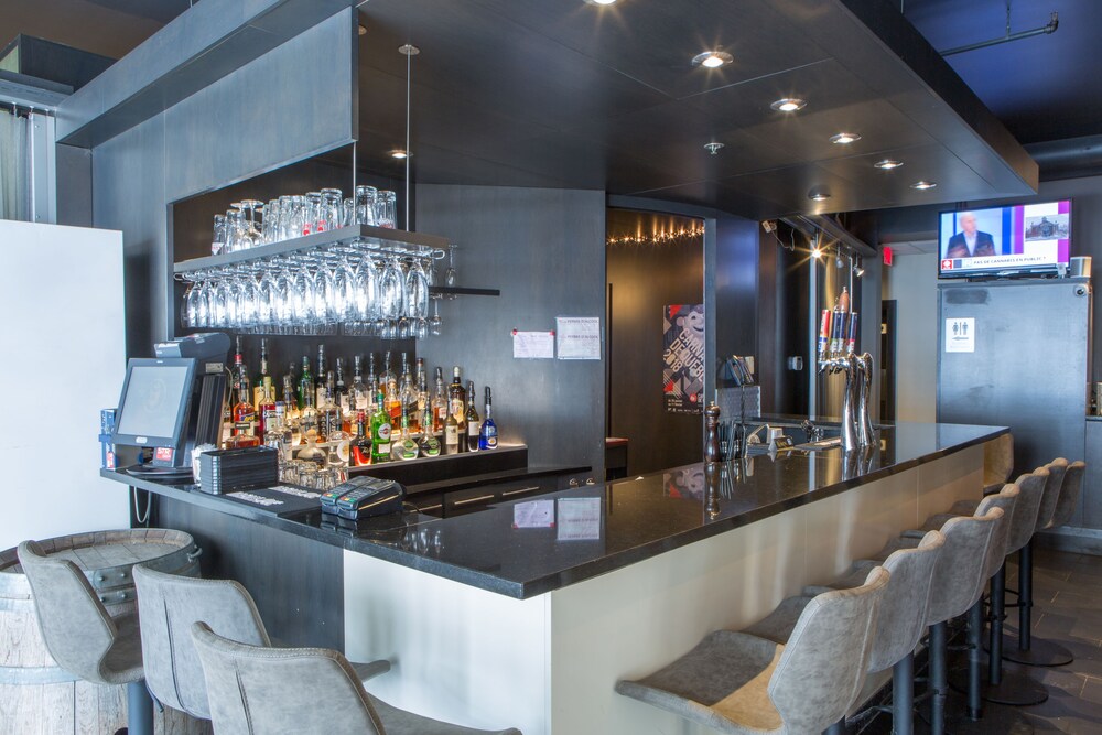 Hotel Bar