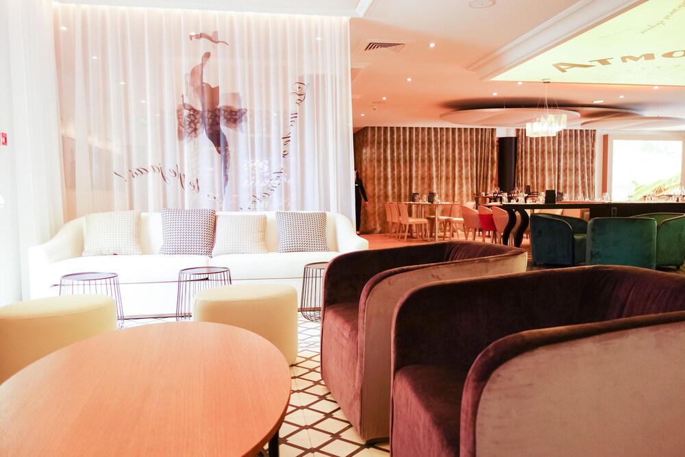 Hotel Lounge