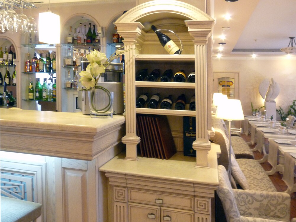 Hotel Bar