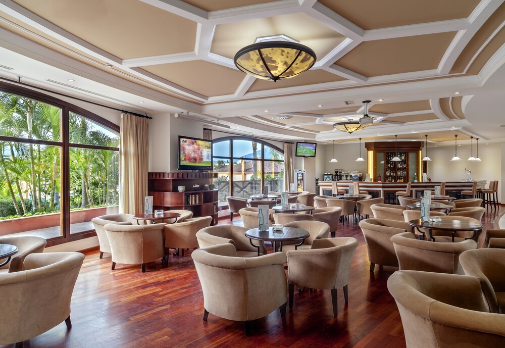 Hotel Bar