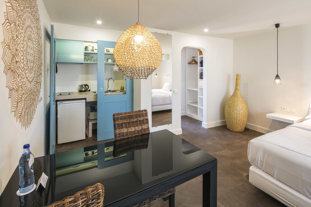 In-Room Kitchen