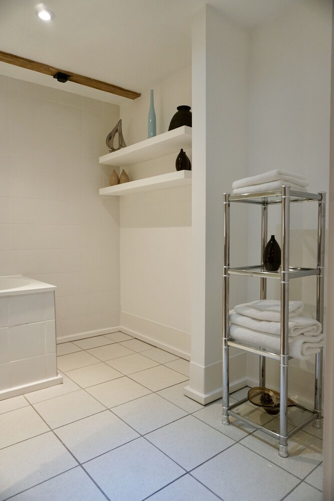 Executive Apartment, 2 Bedrooms - Bathroom