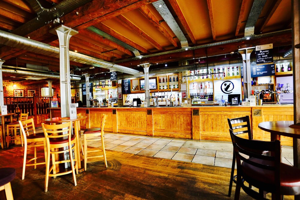 Hotel Bar