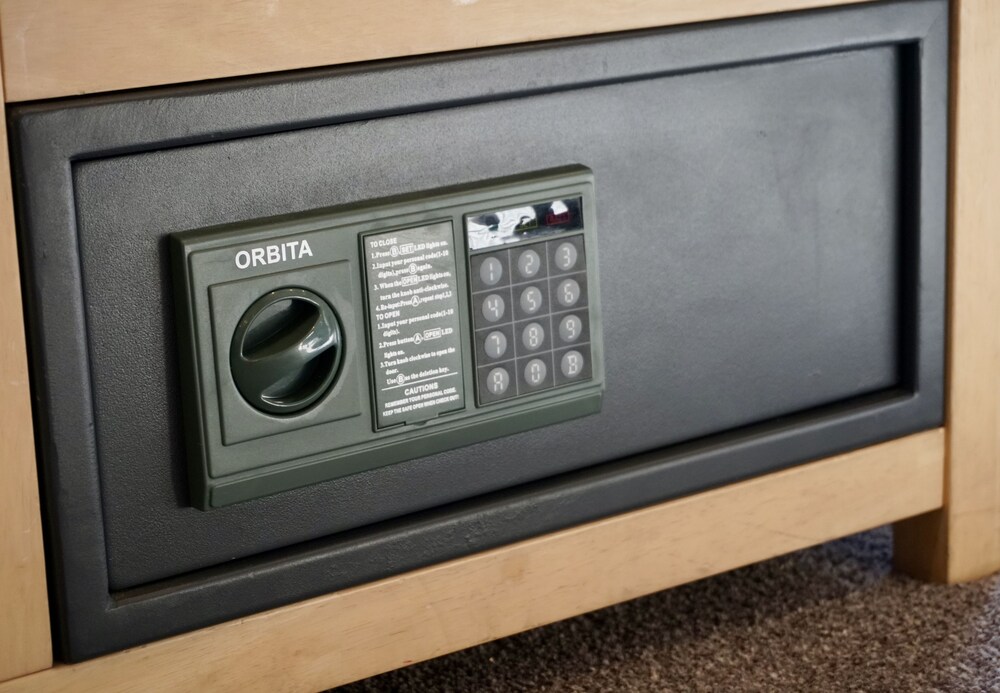 Executive Apartment, 2 Bedrooms - In-Room Safe