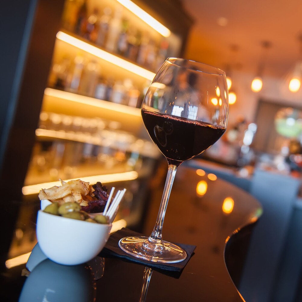 Hotel Bar