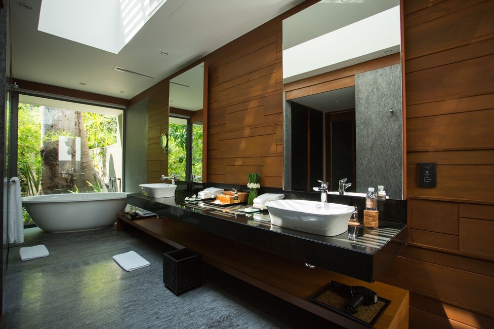 Six-Bedroom Ocean View Residence - Bathroom