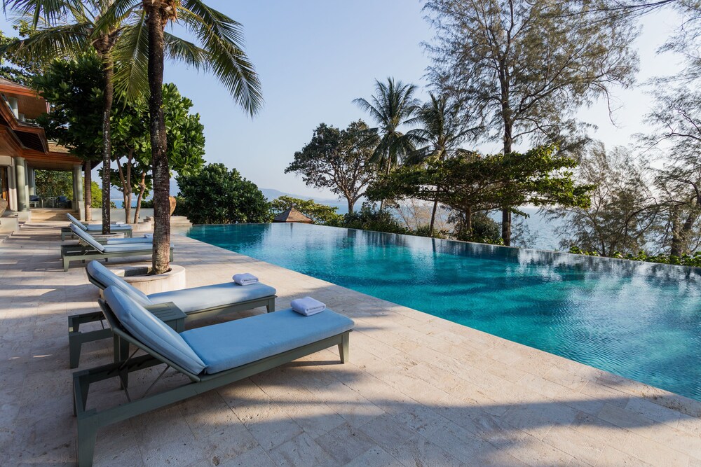 Seven Bedroom Ocean Front Residence - Guestroom