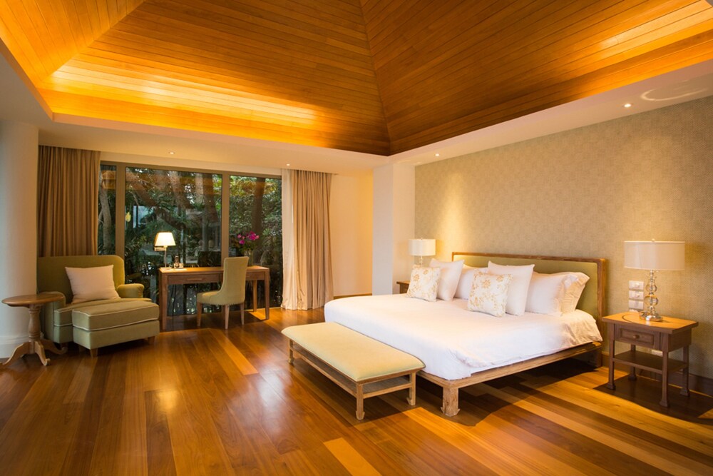 Seven Bedroom Ocean Front Residence - Guestroom