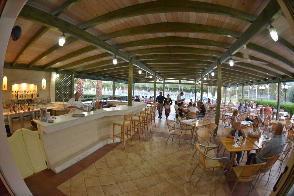 Poolside Bar