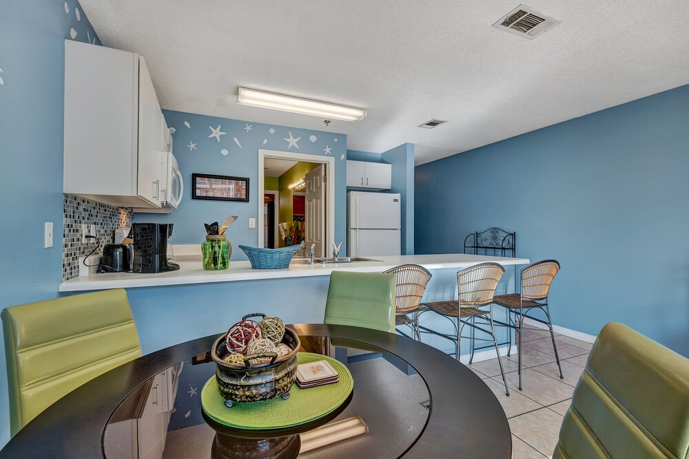 Condo, 1 Bedroom, 1 Bathroom - In-Room Dining