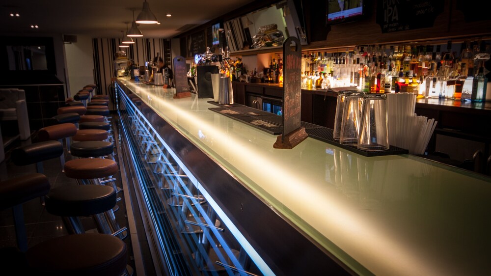Hotel Bar