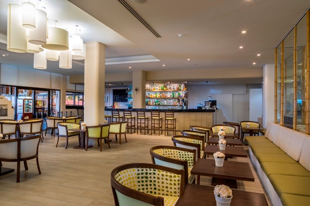 Hotel Lounge