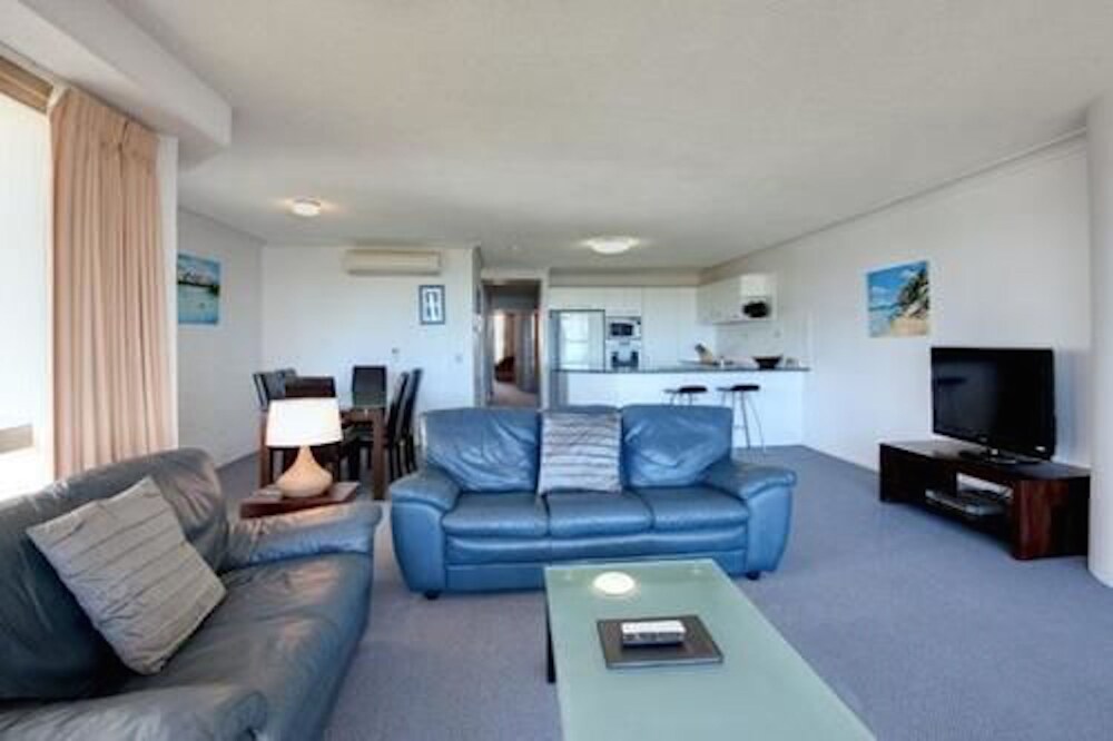 One Bedroom Ocean View Apartment - Living Area