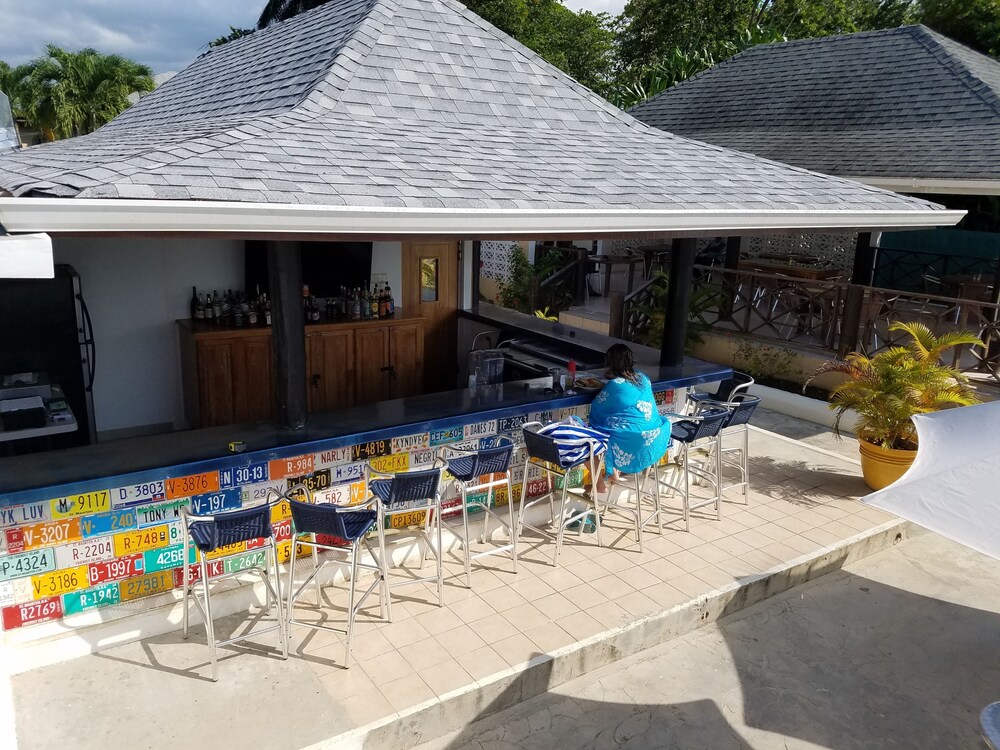 Hotel Bar