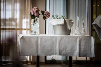 Room Service - Dining