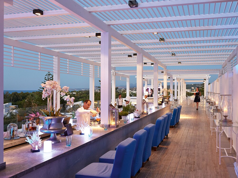 Hotel Bar