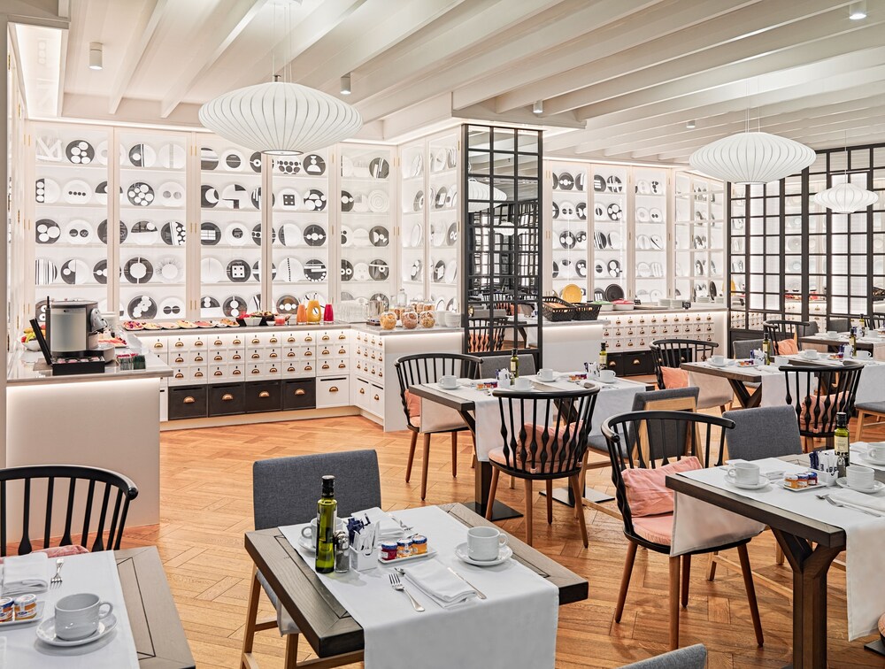 Hotel Lounge