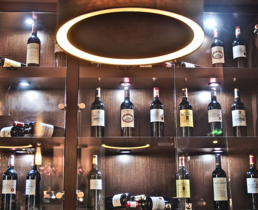 Hotel Bar