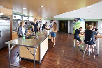 Food Court
