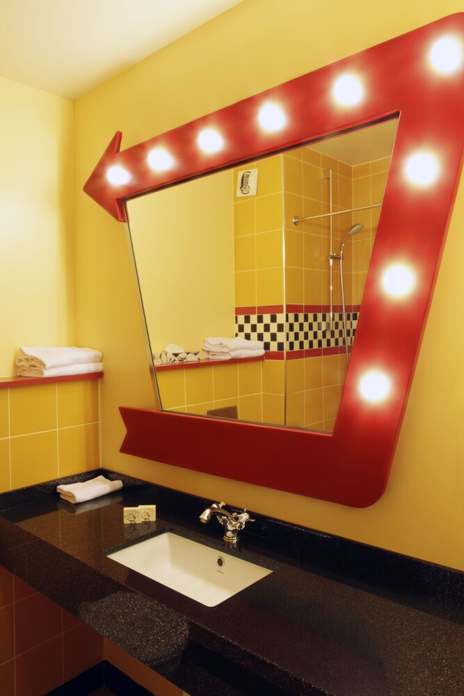 Bathroom, Disney Hotel Santa Fe