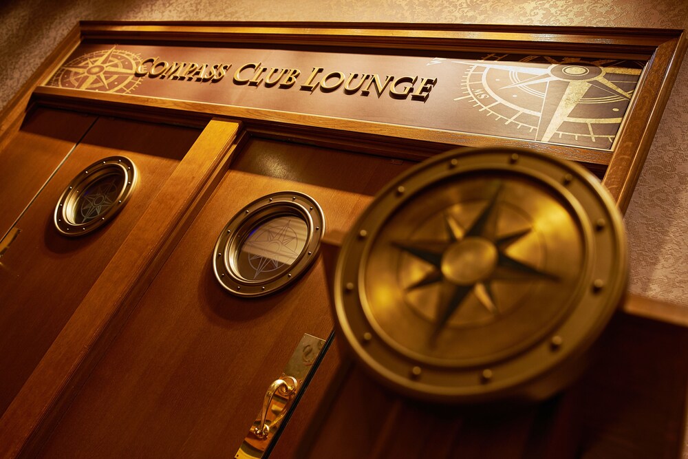 Lounge executive